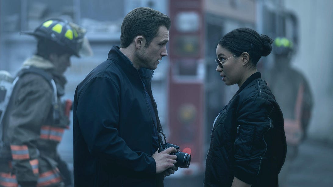 Smoke Review: Apple's Arson Thriller Occasionally Catches Fire