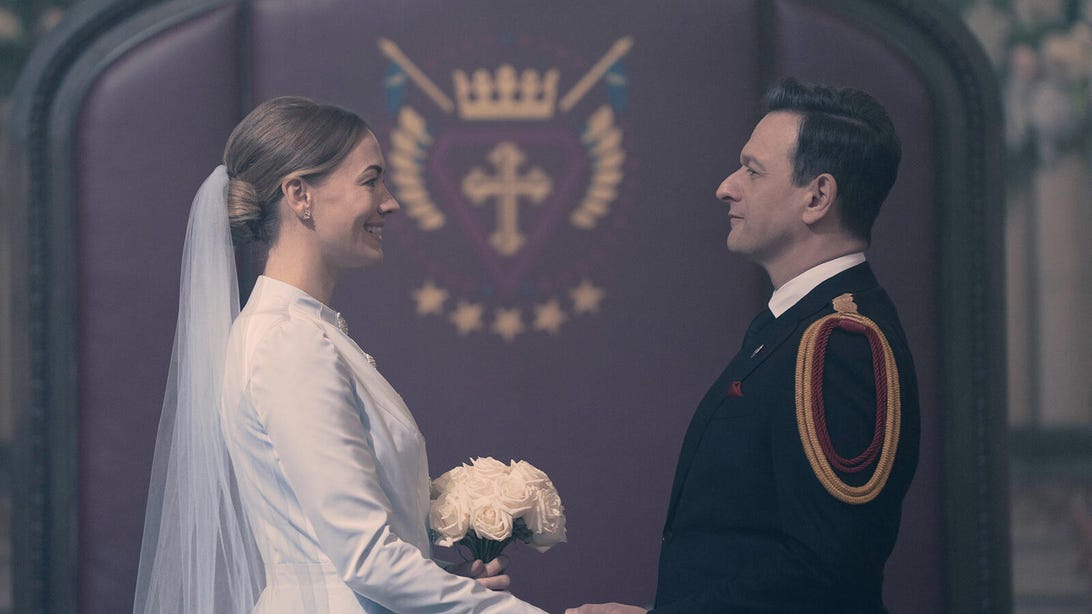 The Handmaid's Tale Cast and Crew React to the Show's Own Red Wedding Episode